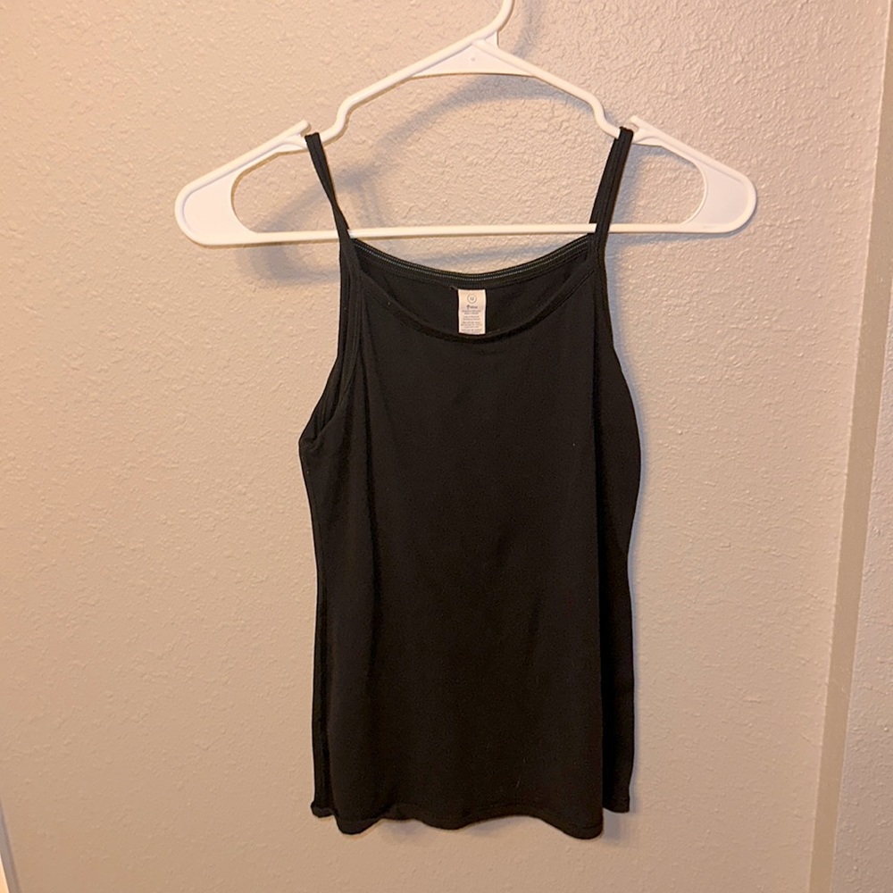 Lululemon: ivivva tank